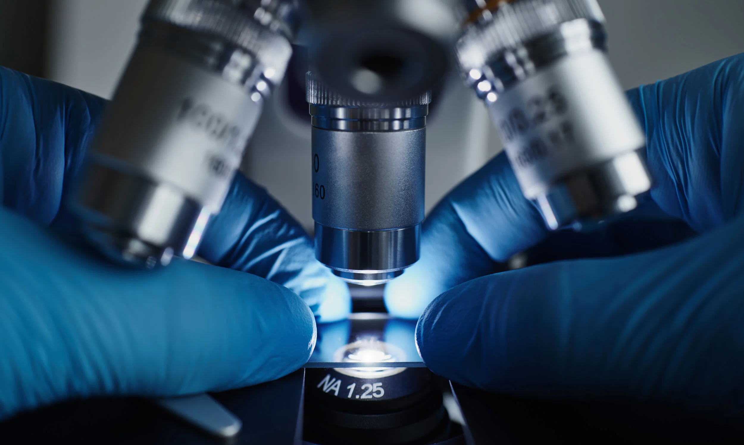 Microscope